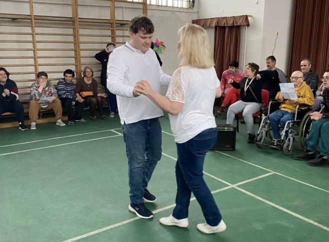 1. DEDIK Ki mit tud?